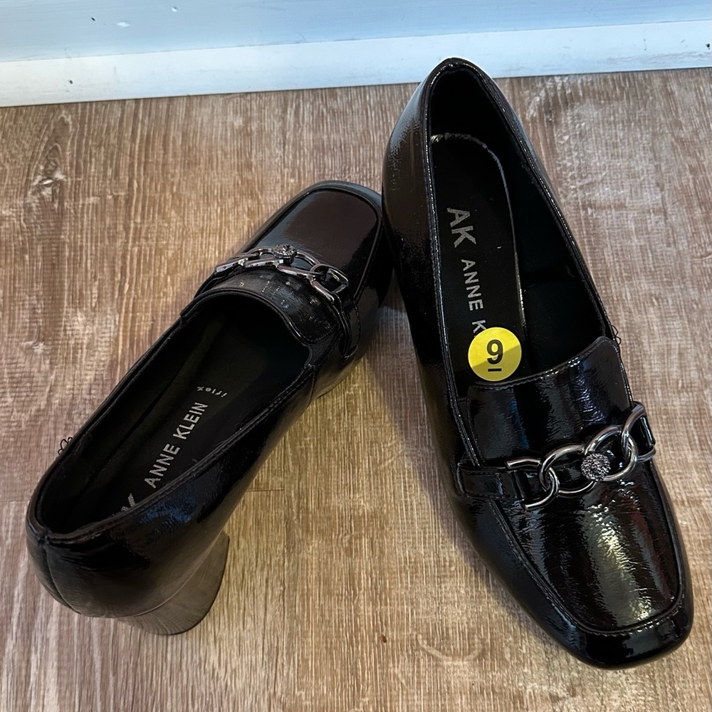 Women’s Anne Klein Shoes, Black, Size 9 - Picture 3 of 13